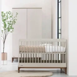 Kidsmill Intense Babykamer Oatmeal/Walnoot | Ledikant 60 x 120 cm + Commode