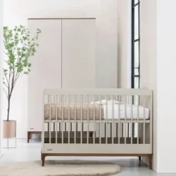 Kidsmill Intense Babykamer Oatmeal/Walnoot | Ledikant 60 x 120 cm + Commode