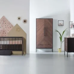 Kidsmill Vince Babykamer Black / Walnut | Bed 60 x 120 cm + Commode Breed