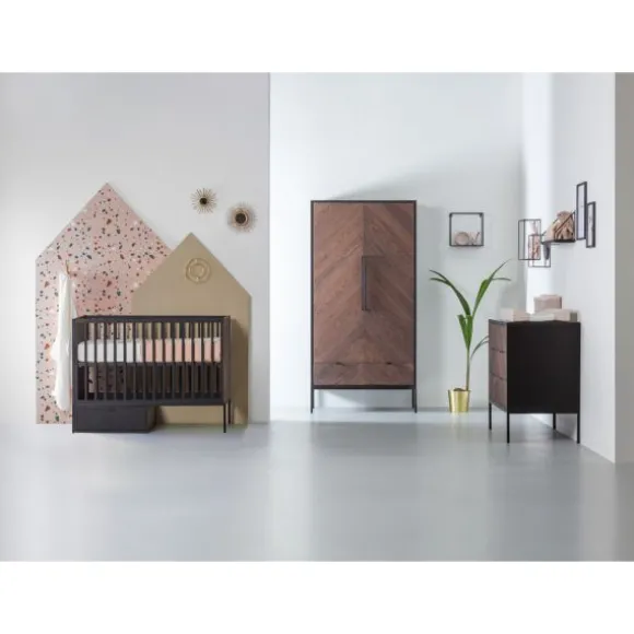 Kidsmill Vince Babykamer Black / Walnut | Bed 60 x 120 cm + Commode Breed