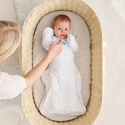 Love to Dream Inbakerslaapzak - Swaddle Up™ - 3-6 Maanden - Wit met Tekst