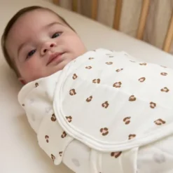 Meyco Mini Panther Swaddle Inbakerdoek - 0-3 Mnd - Soft Pink