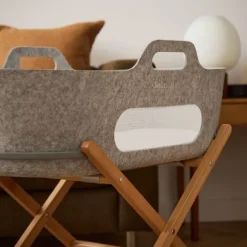 Snuz SnüzBaskit Moses Basket + Stand Set - Dove/Light Grey/Grey